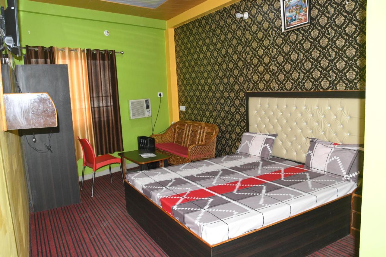 ADB Rooms Hotel Mountain View&Rooftop Restaurant Pithorāgarh Buitenkant foto