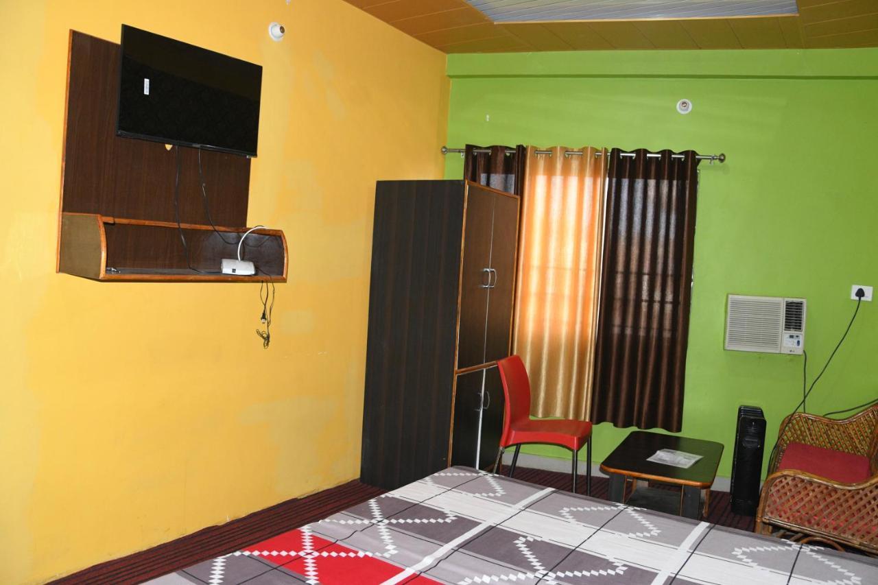 ADB Rooms Hotel Mountain View&Rooftop Restaurant Pithorāgarh Buitenkant foto